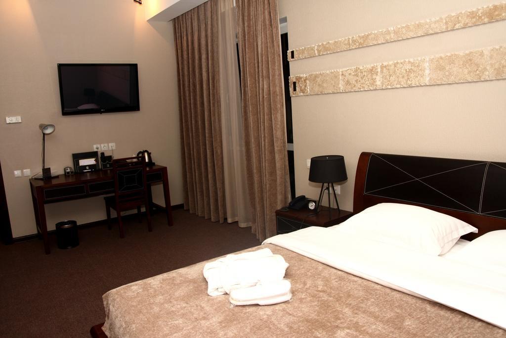 Grand M Hotel Navoi Room photo