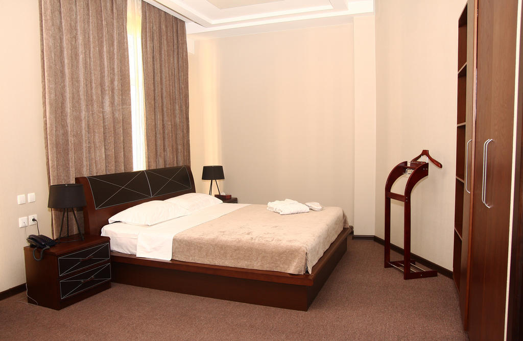 Grand M Hotel Navoi Room photo